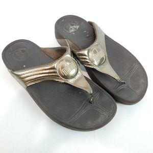 FitFlop Womens Thong Sandals Gold Wobble
